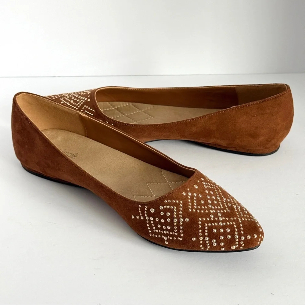 Jaclyn Smith Faux Suede Sequin Toe Flats Cognac Brown Size 9M